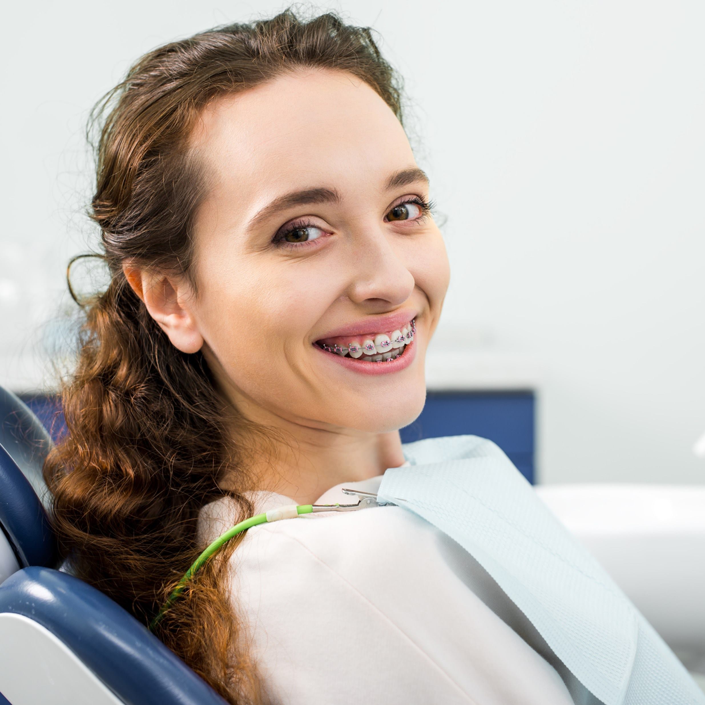odontologia_consultorio_paciente_chica_mujer