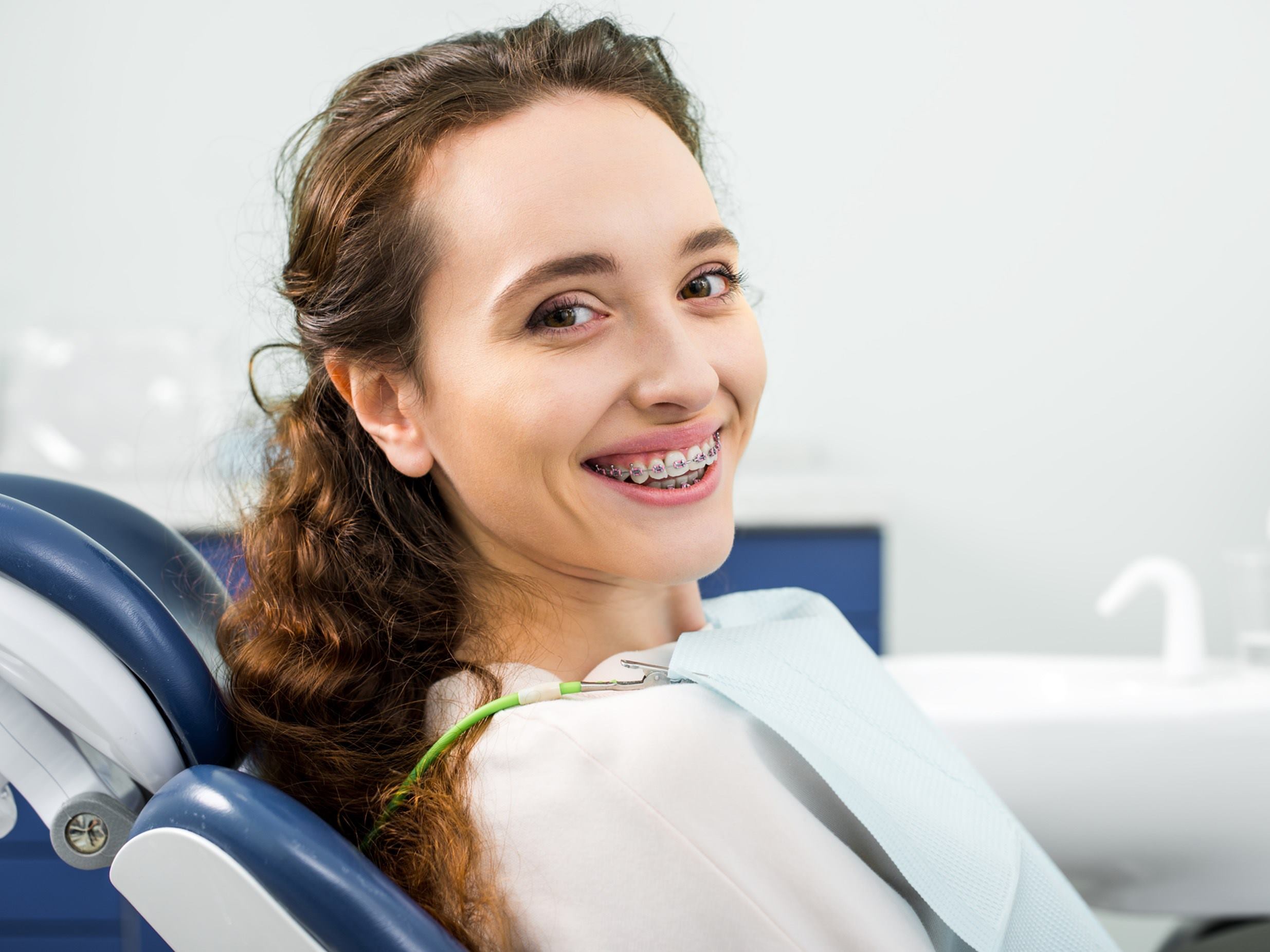 odontologia_consultorio_paciente_chica_mujer